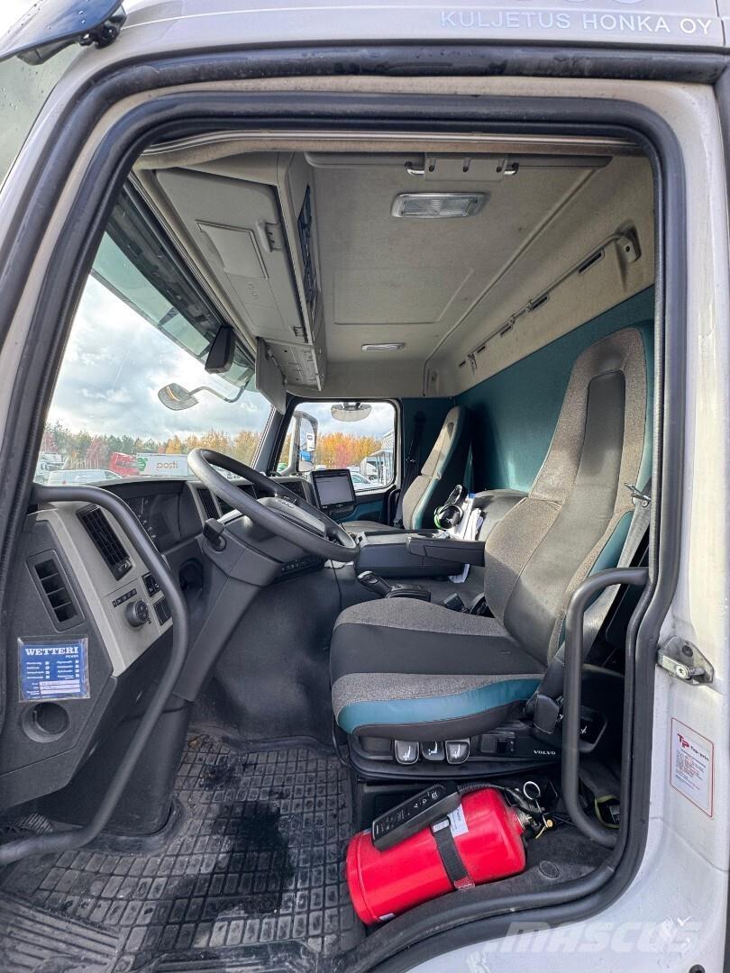 Volvo FM330 6x2 온도 조절식 트럭