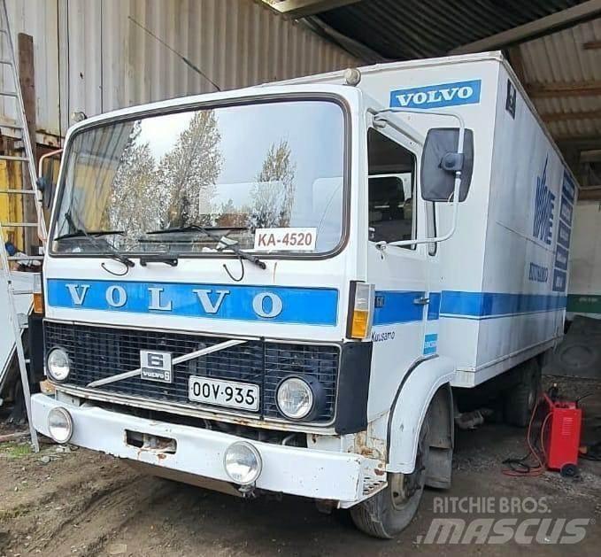 Volvo huoltoauto 탑차 트럭