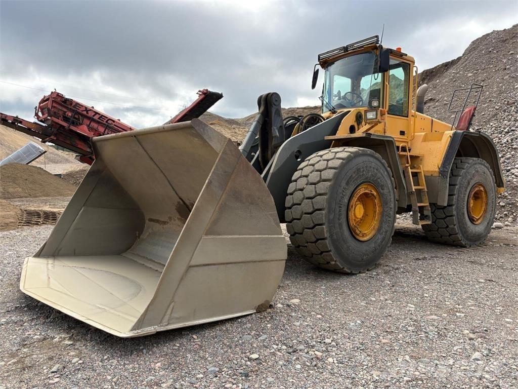 Volvo L 220 E  휠로우더