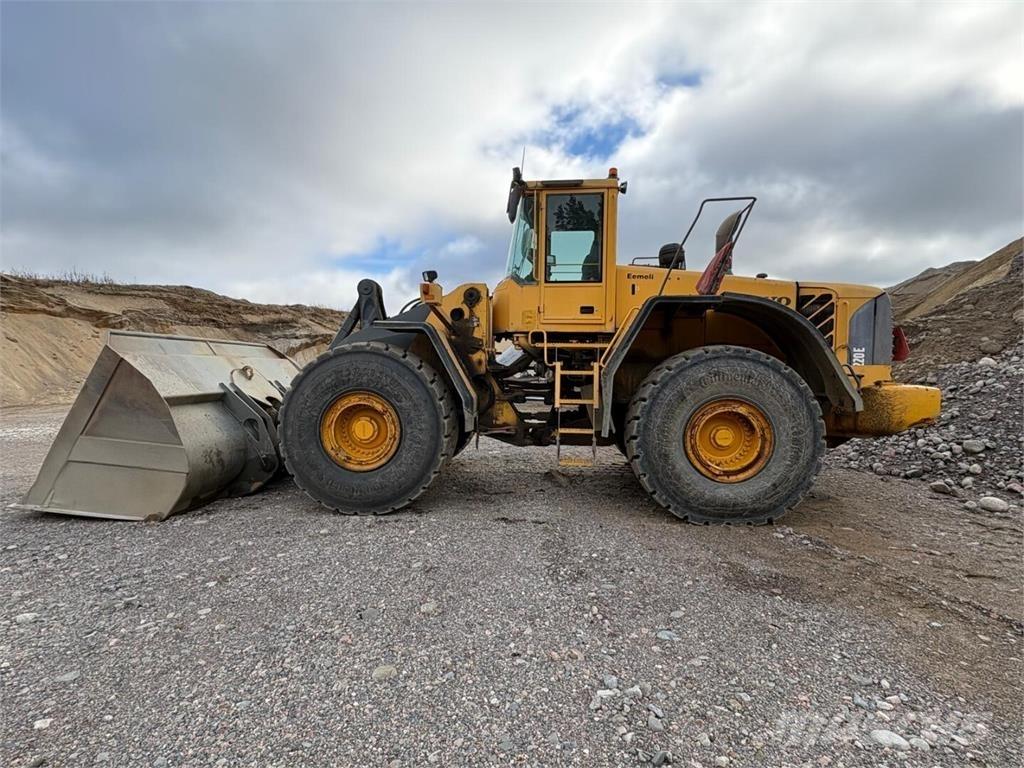 Volvo L 220 E  휠로우더