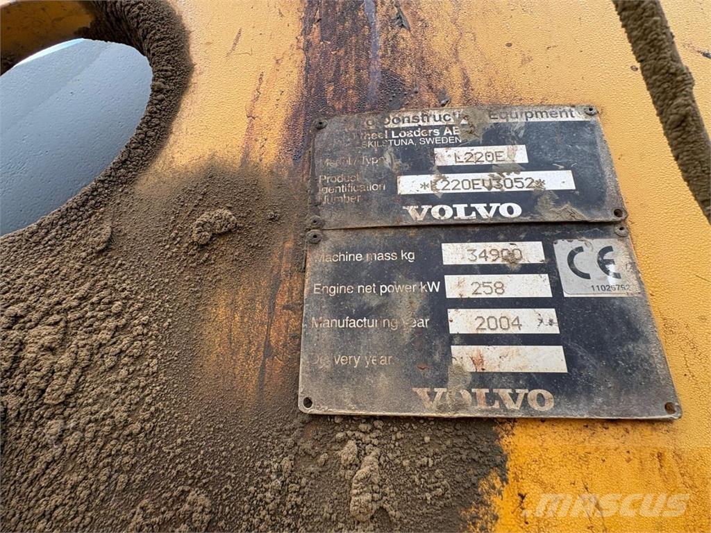 Volvo L 220 E  휠로우더