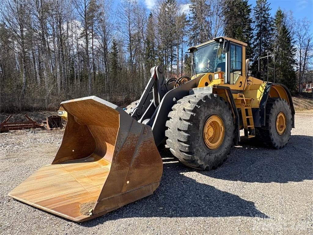 Volvo L 220 F  휠로우더