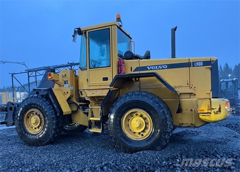 Volvo L 90 D  휠로우더