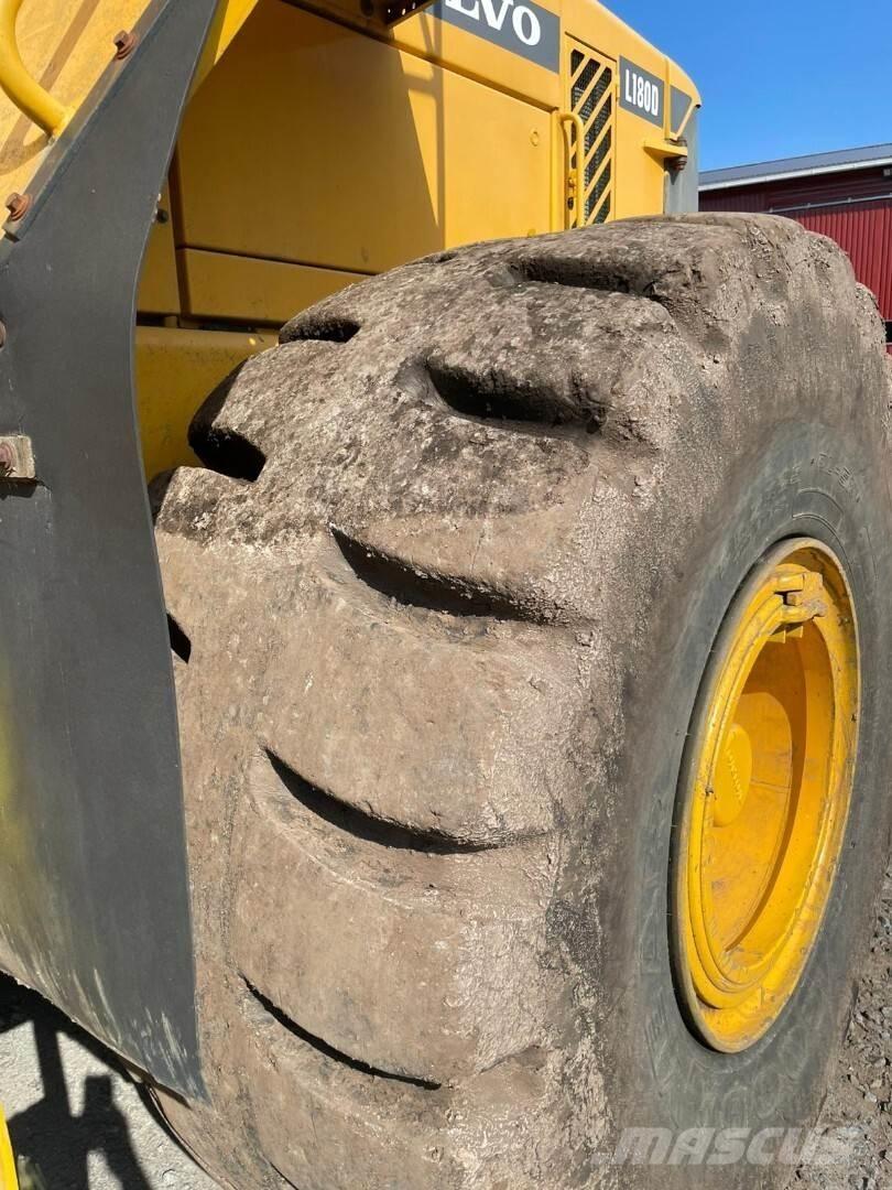 Volvo L180D  휠로우더