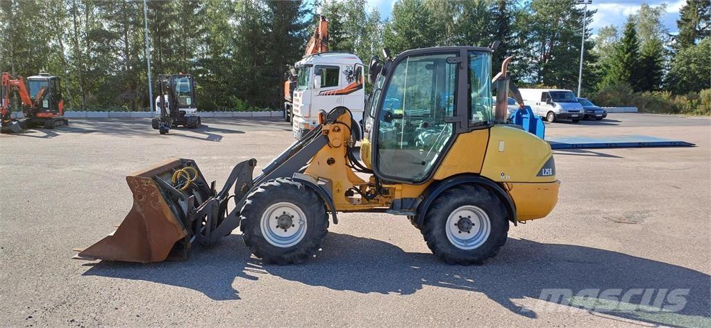 Volvo L25B-P  휠로우더