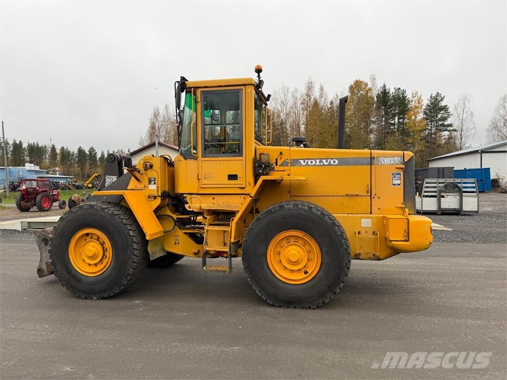 Volvo L90D  휠로우더