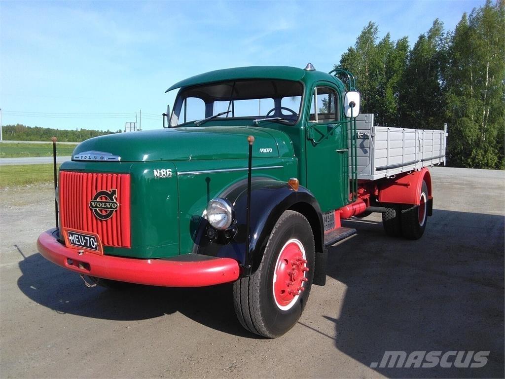 Volvo N 86 플랫베드/드롭사이드 트럭