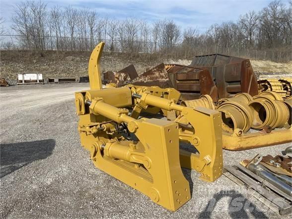 CAT D8 스크레퍼