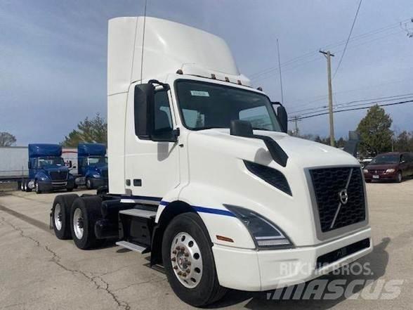 Volvo VNL64T300 트랙터 유닛