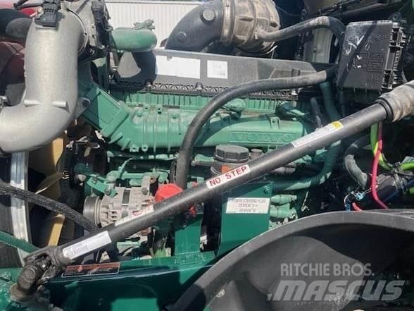 Volvo VNL64T300 트랙터 유닛