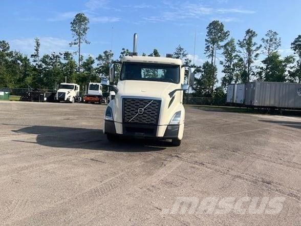Volvo VNL64T300 트랙터 유닛
