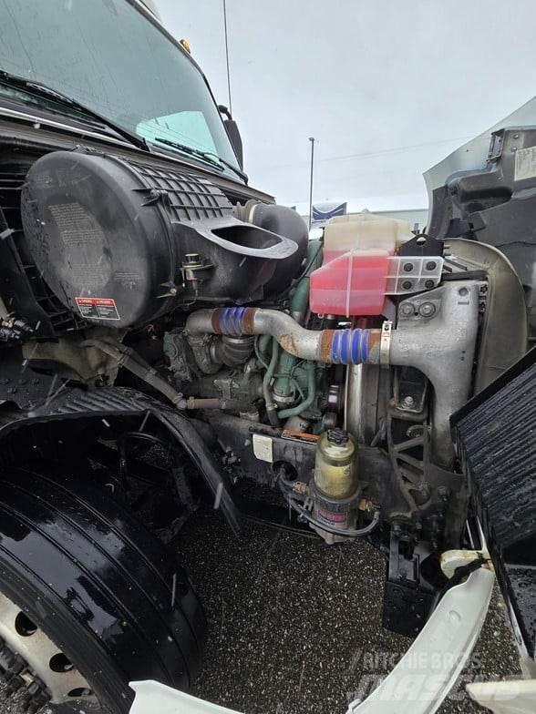 Volvo VNR64T300 트랙터 유닛