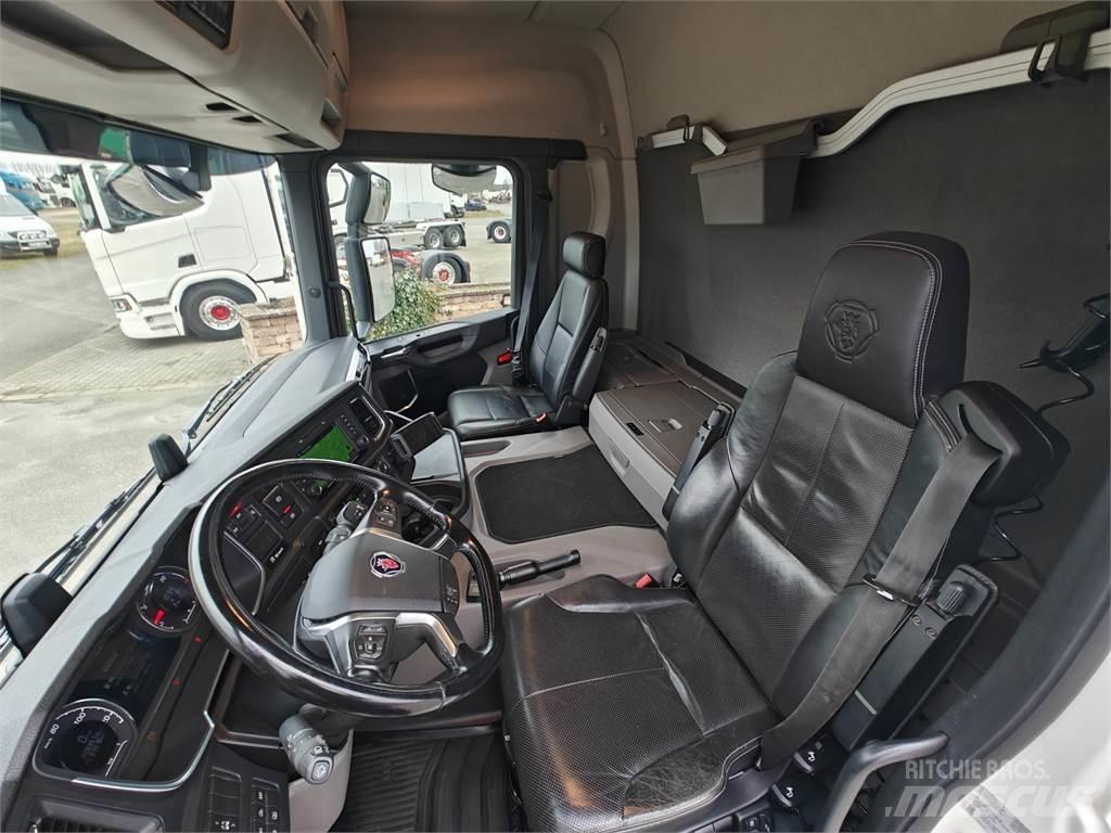 Scania P280 탑차 트럭