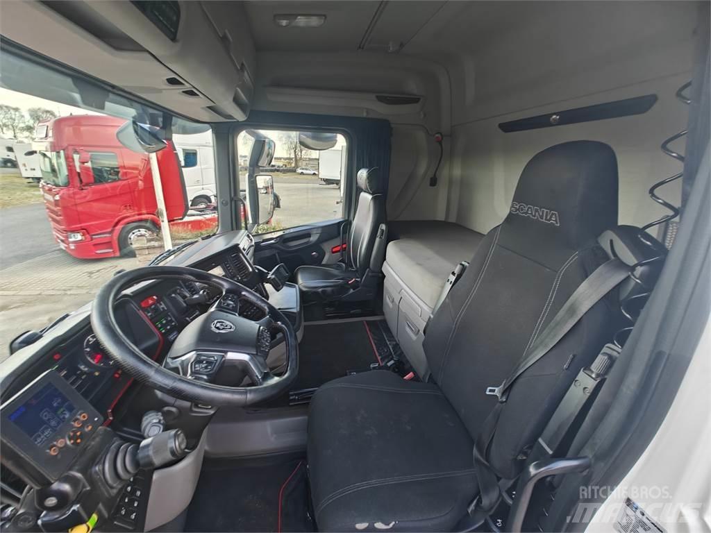Scania R580 훅 리프트 트럭