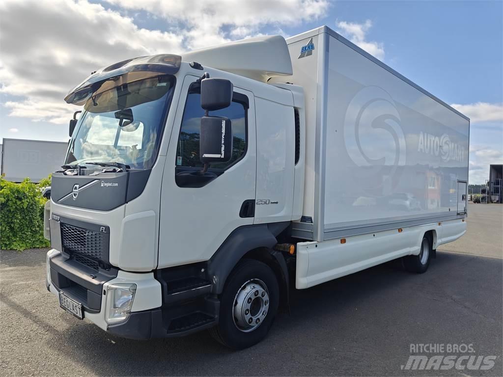 Volvo FL250 탑차 트럭