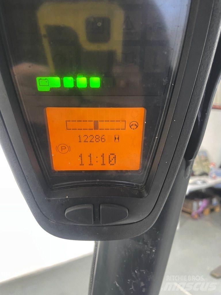 Linde E16L-386-EVO 전동 지게차