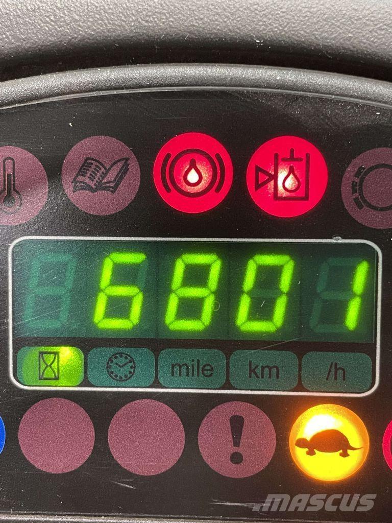 Linde P250-127 견인 트럭