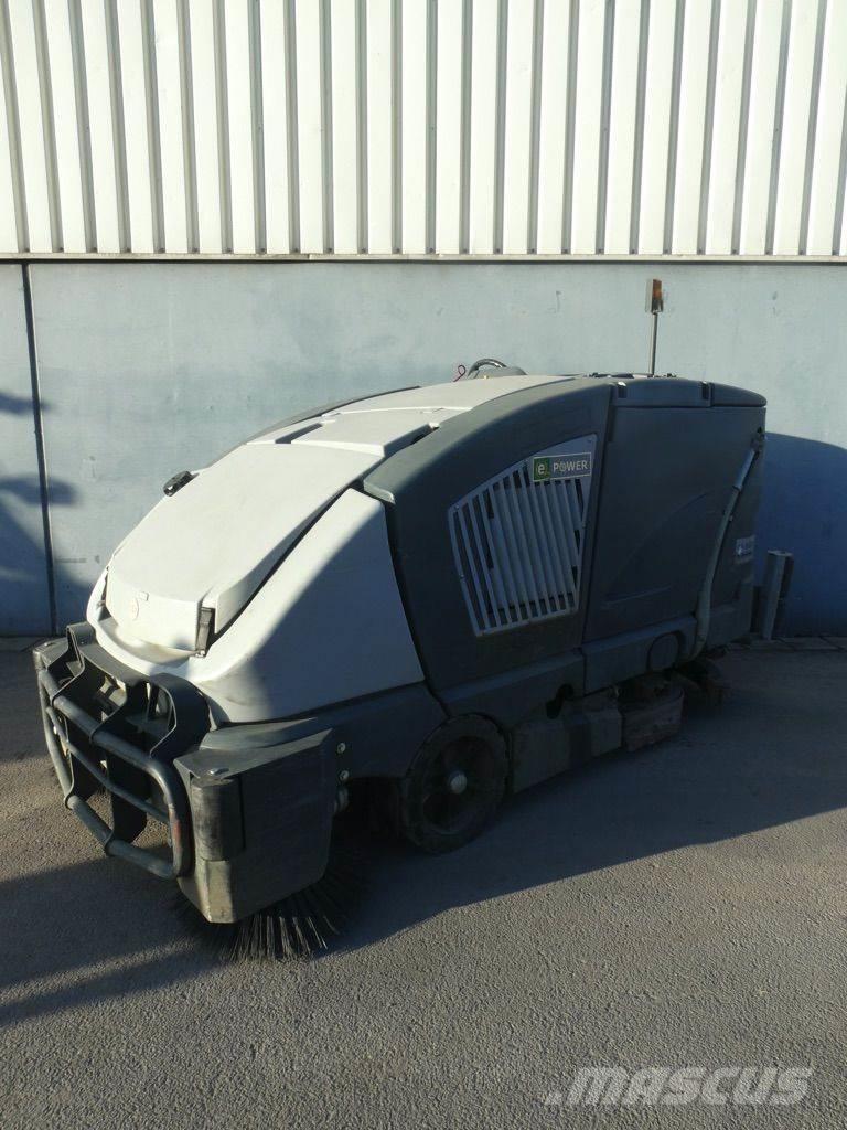 Nilfisk CS7000 1200B 도로 청소차