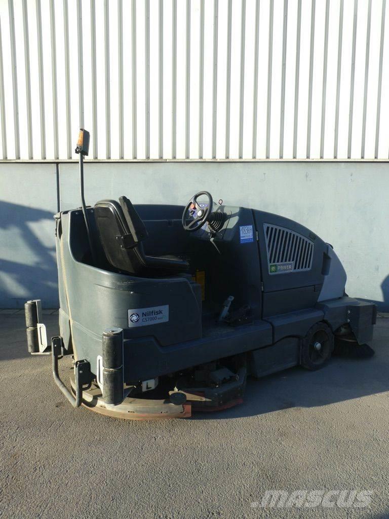 Nilfisk CS7000 1200B 도로 청소차