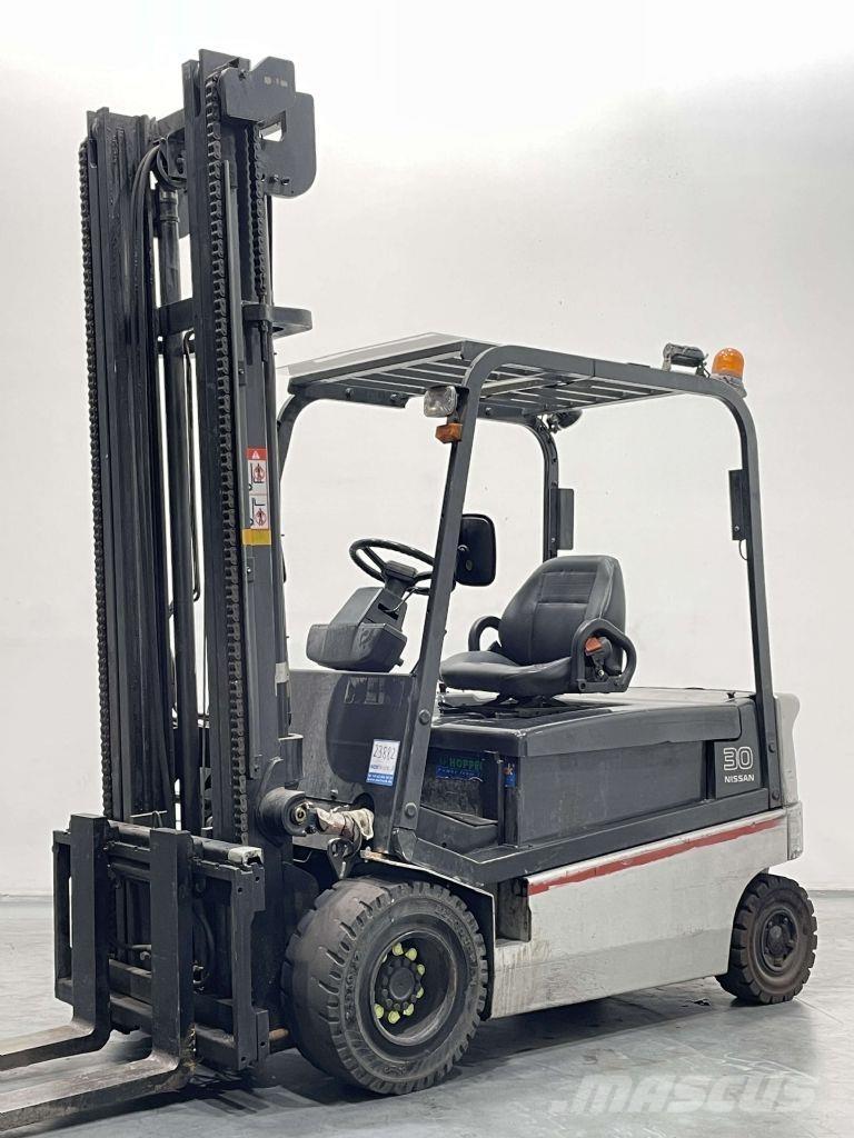 Nissan GQ02L30CU 전동 지게차