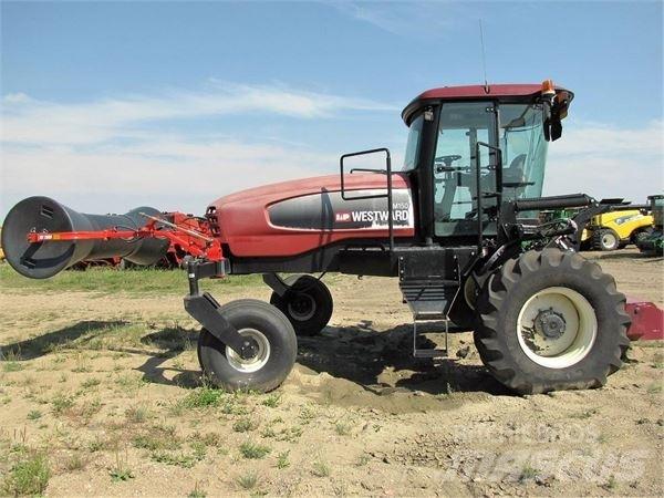MacDon M150 수확기