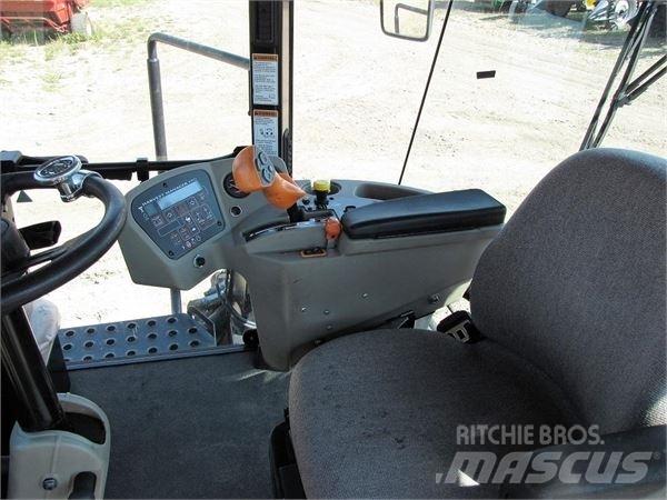MacDon M150 수확기