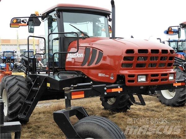 MacDon M155 수확기