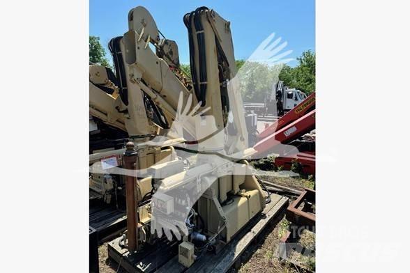 Hiab 8108-2 목재 크레인