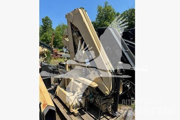 Hiab 8108-2 목재 크레인
