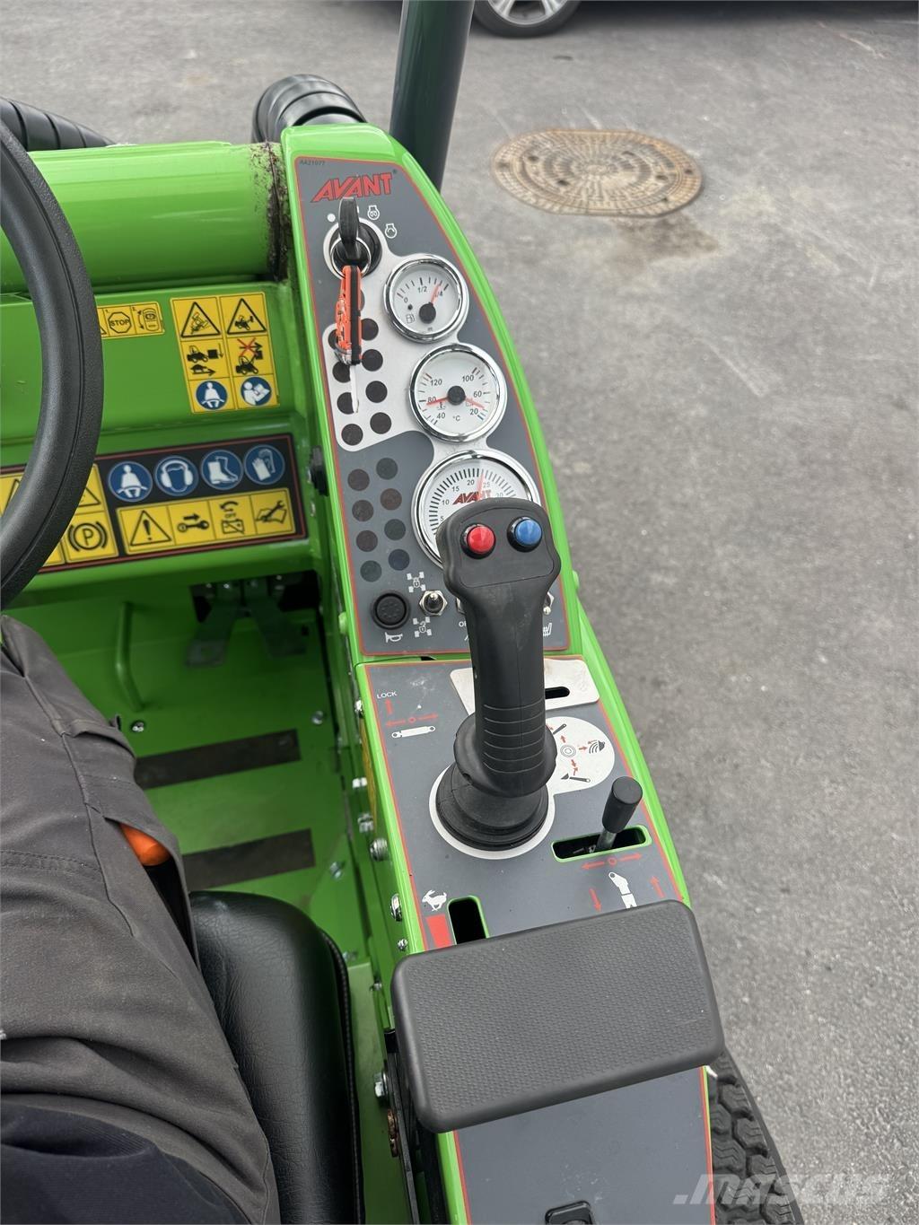 Avant 528 Endast 70h  스키드로더