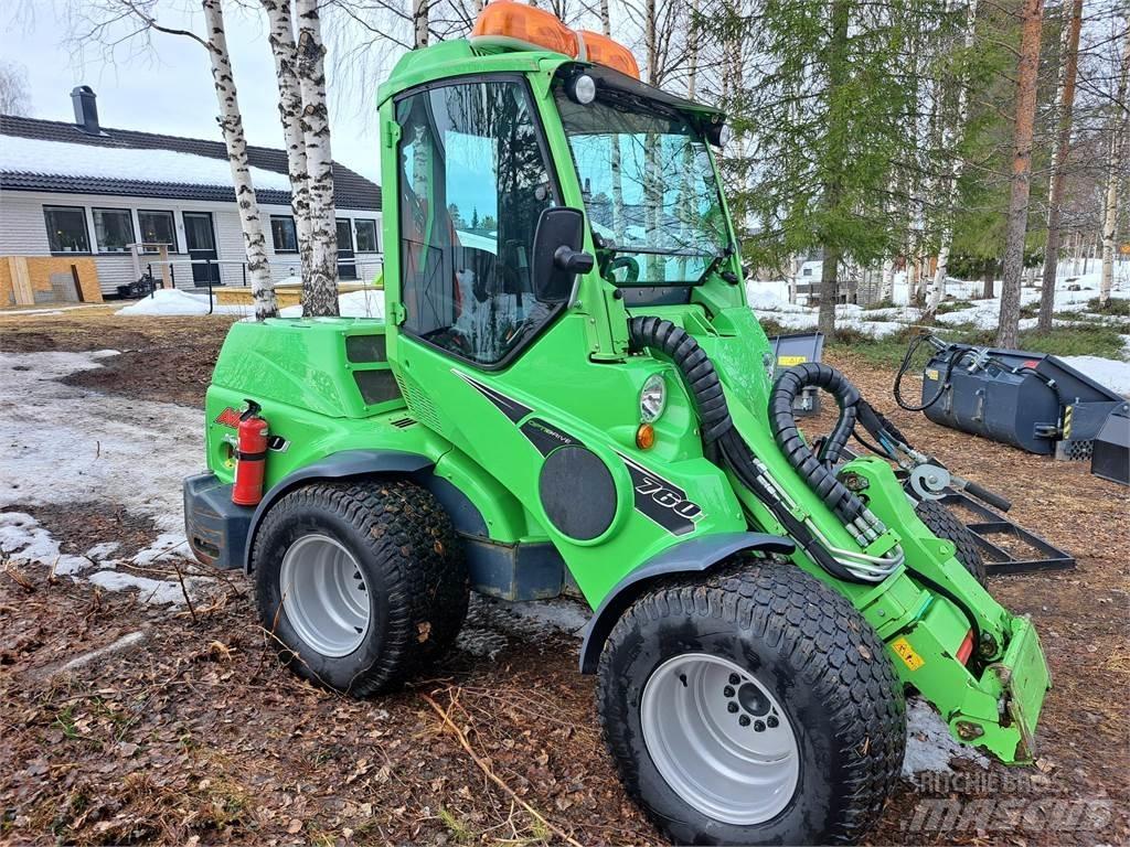 Avant 760i  스키드로더