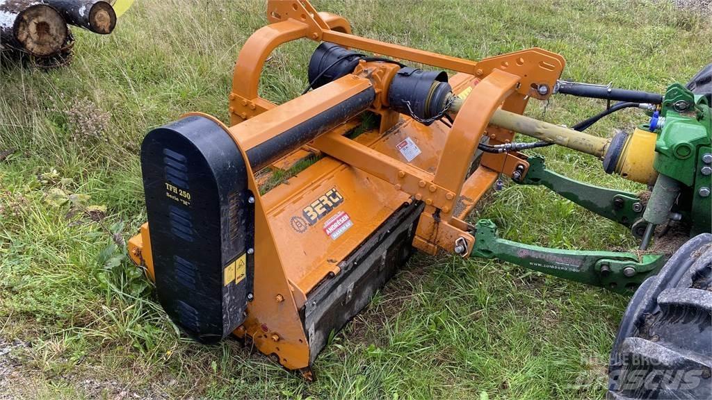 Berti TFH 250 BETESPUTS 목장 제초기 및 토퍼