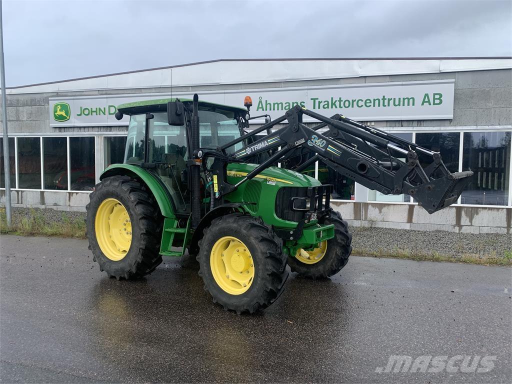 John Deere 5820 트랙터