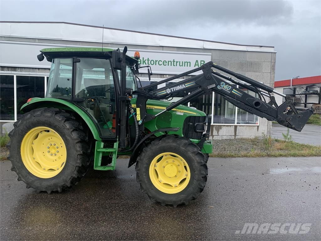 John Deere 5820 트랙터