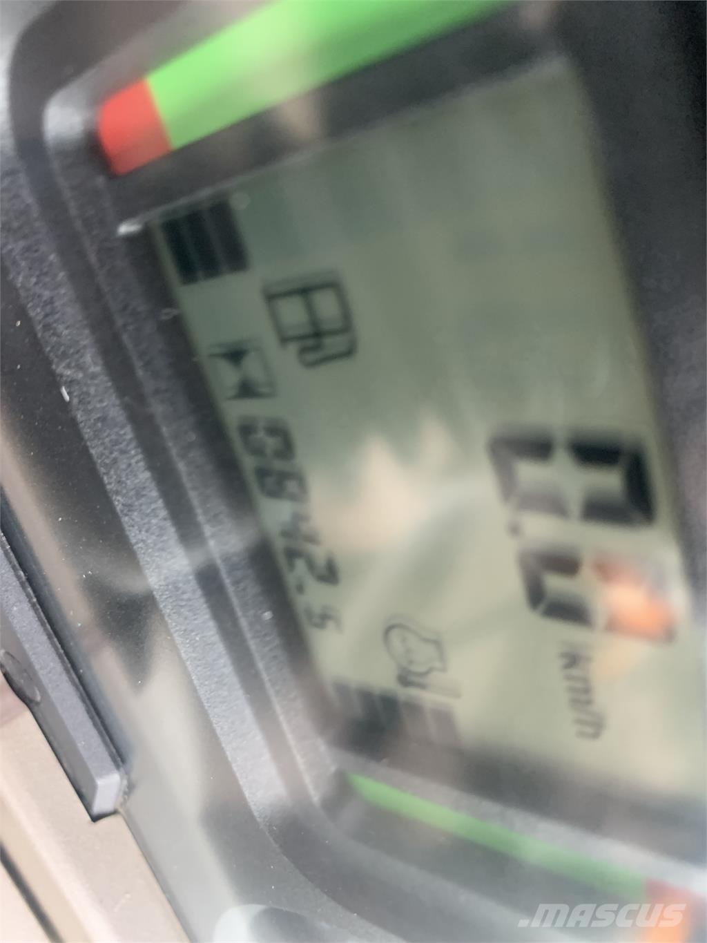 John Deere 5820 트랙터