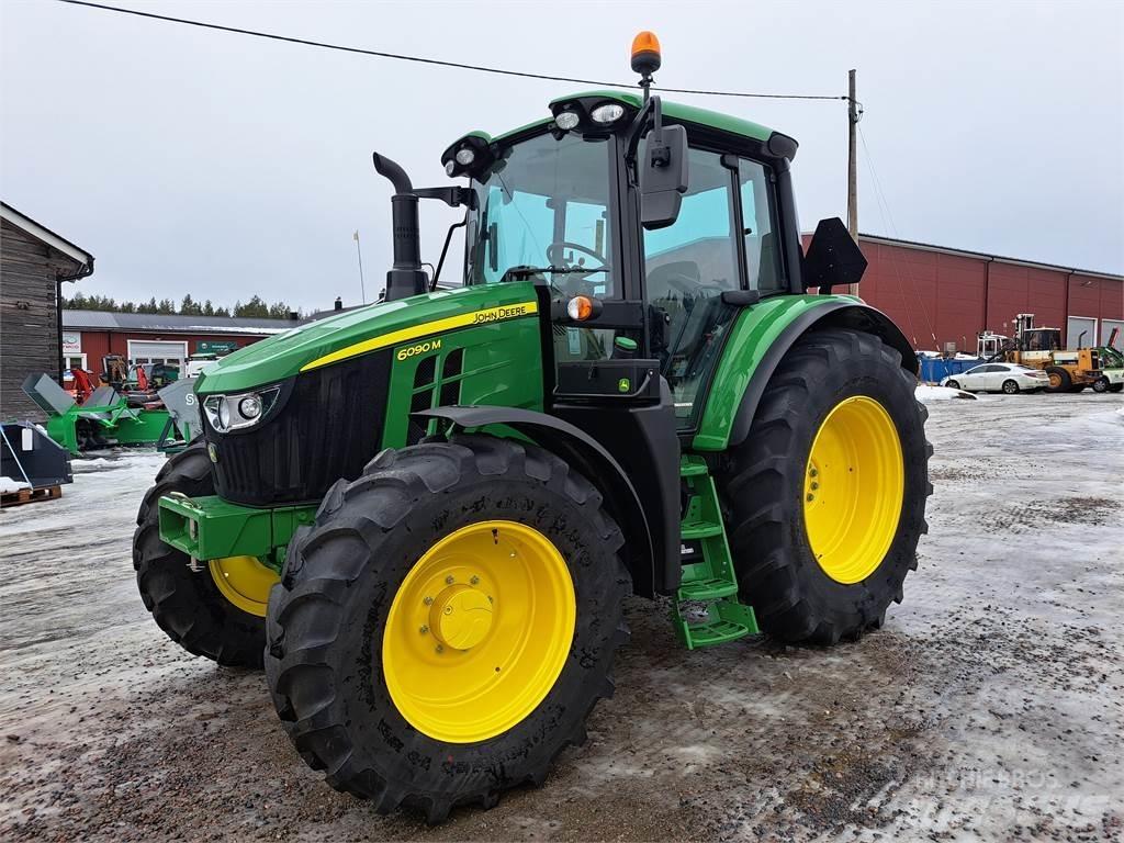 John Deere 6090M 트랙터