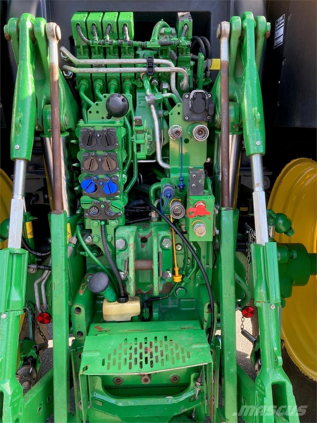 John Deere 6215R 트랙터