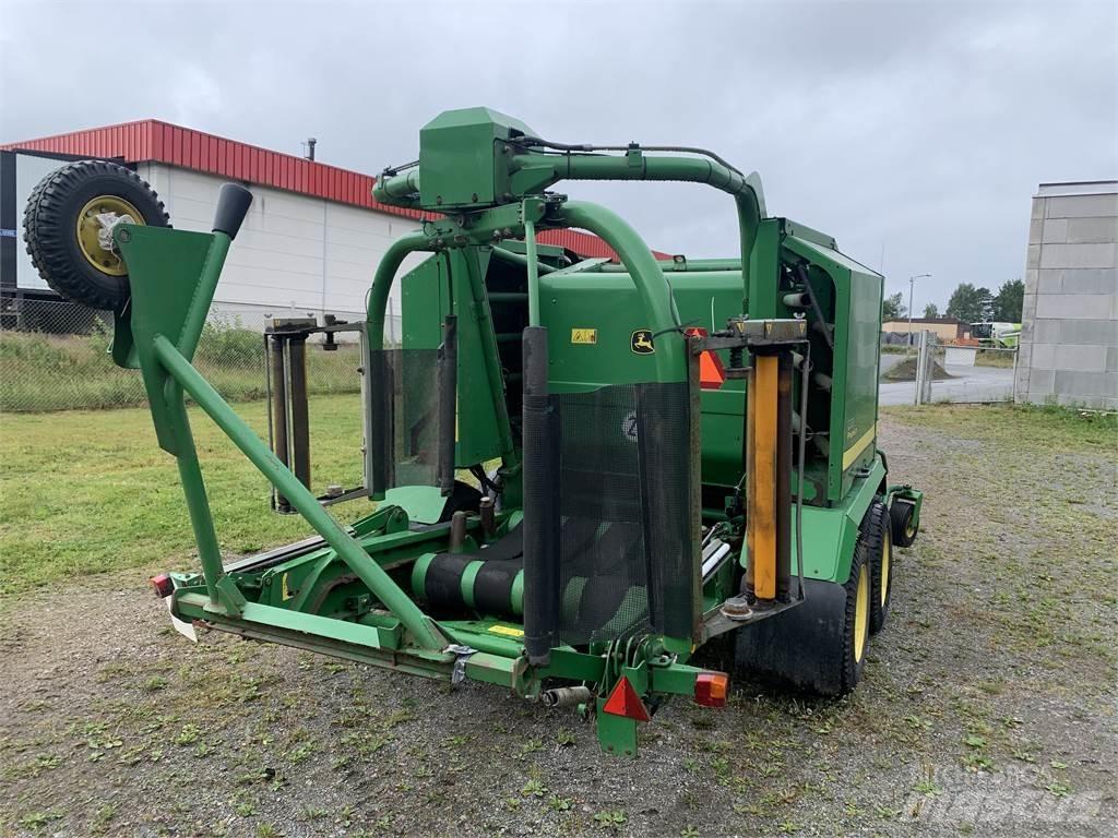 John Deere 678 원형 곤포기