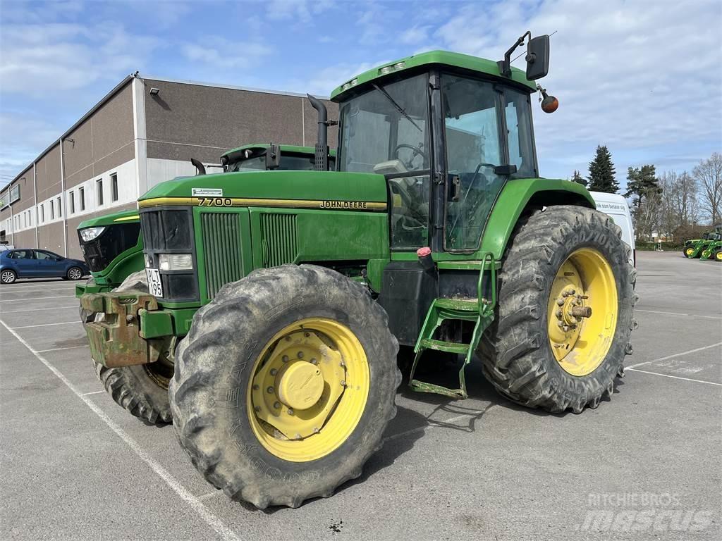 John Deere 7700 트랙터