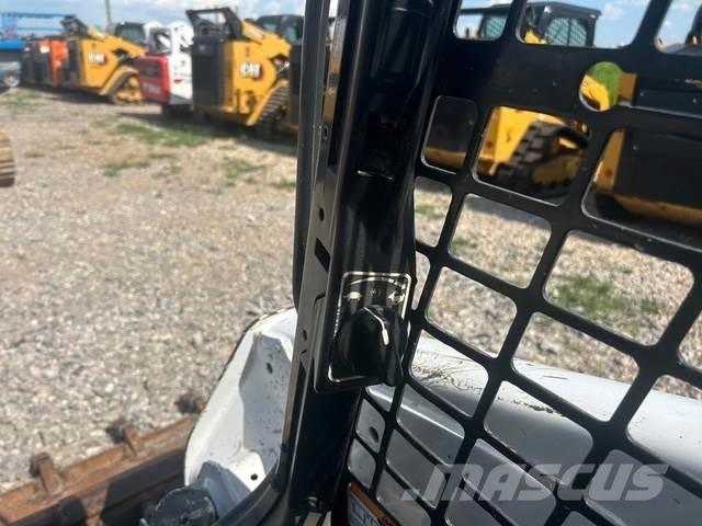 Bobcat T590  스키드로더