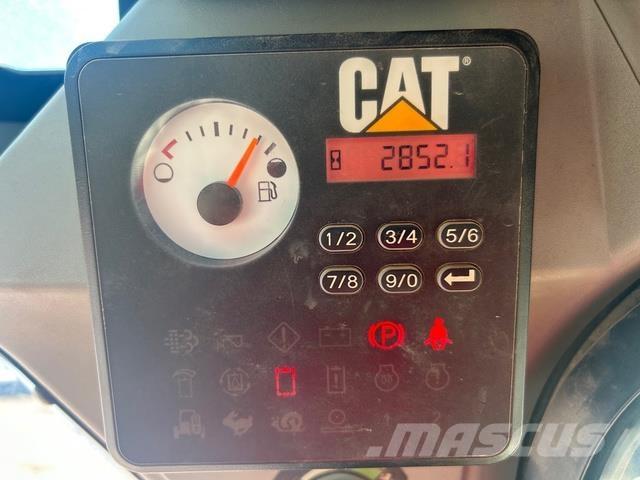 CAT 236D 타이어, 휠 및 림