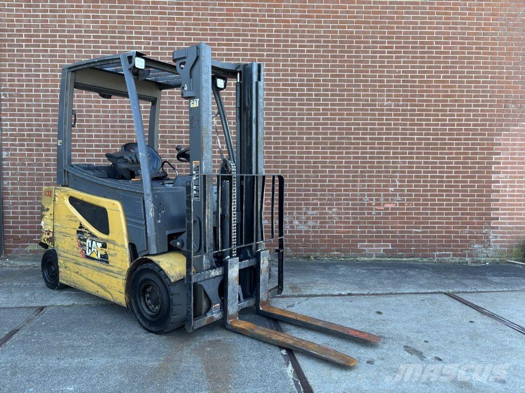 CAT 2EP5000 전동 지게차