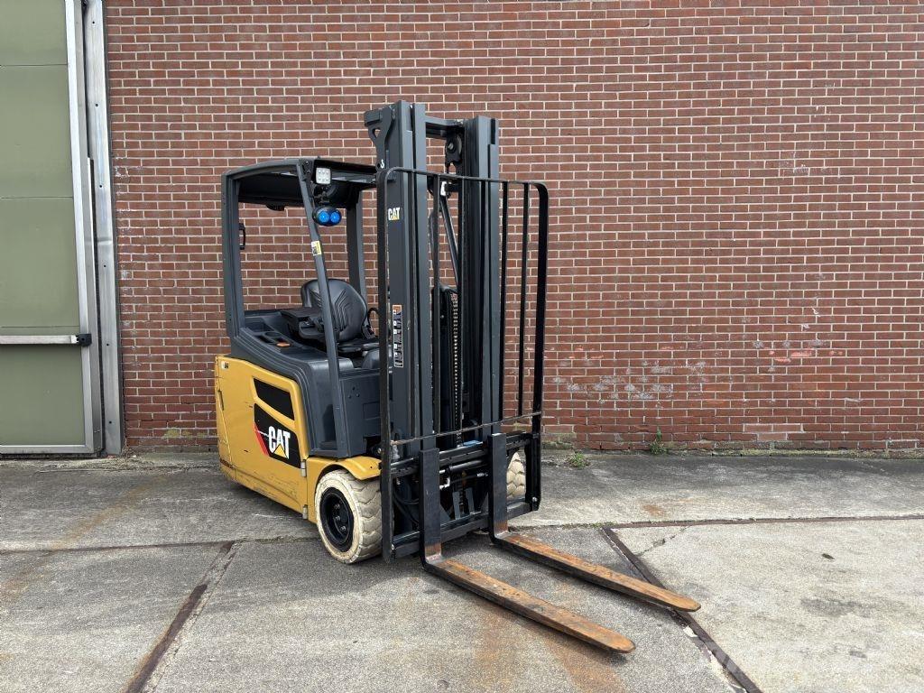 CAT 2ET4000 전동 지게차