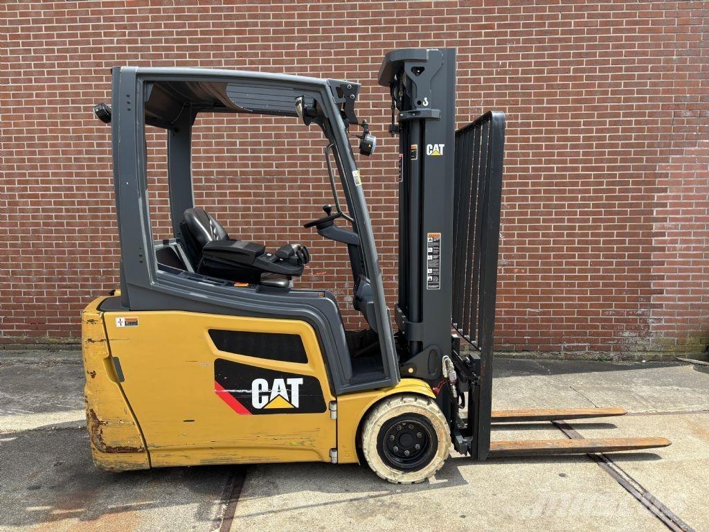CAT 2ET4000 전동 지게차