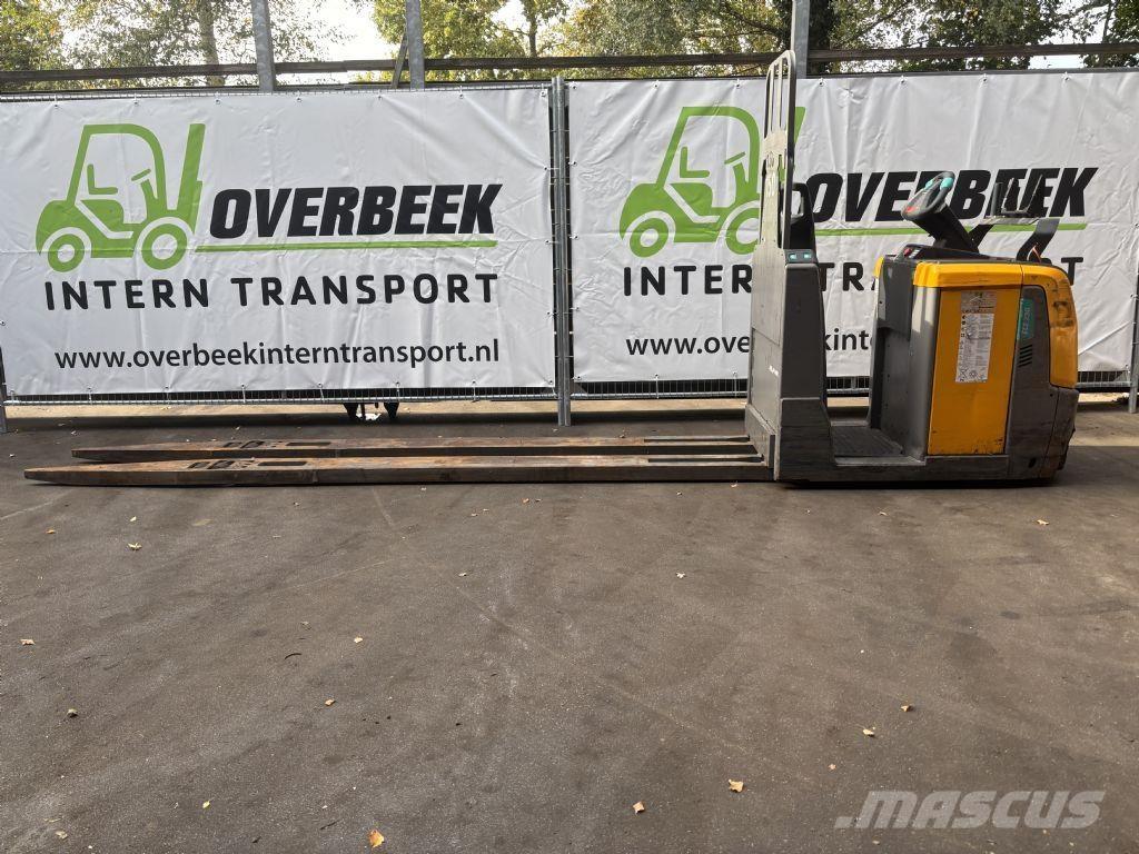 Jungheinrich ECE230 보행식 리치 지게차