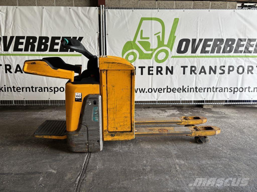 Jungheinrich ERE 225 보행식 리치 지게차