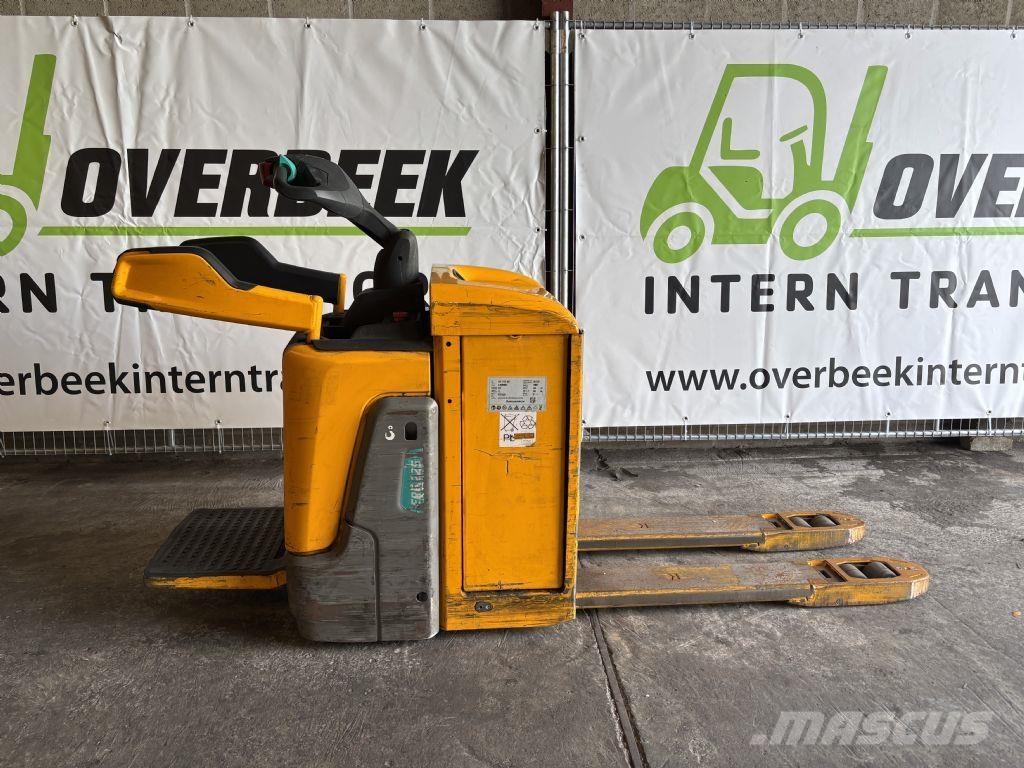 Jungheinrich ERE 225 보행식 리치 지게차