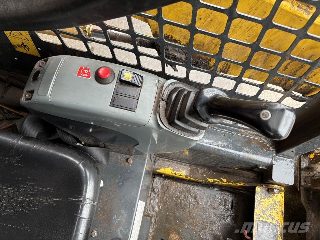 Komatsu SK510  스키드로더