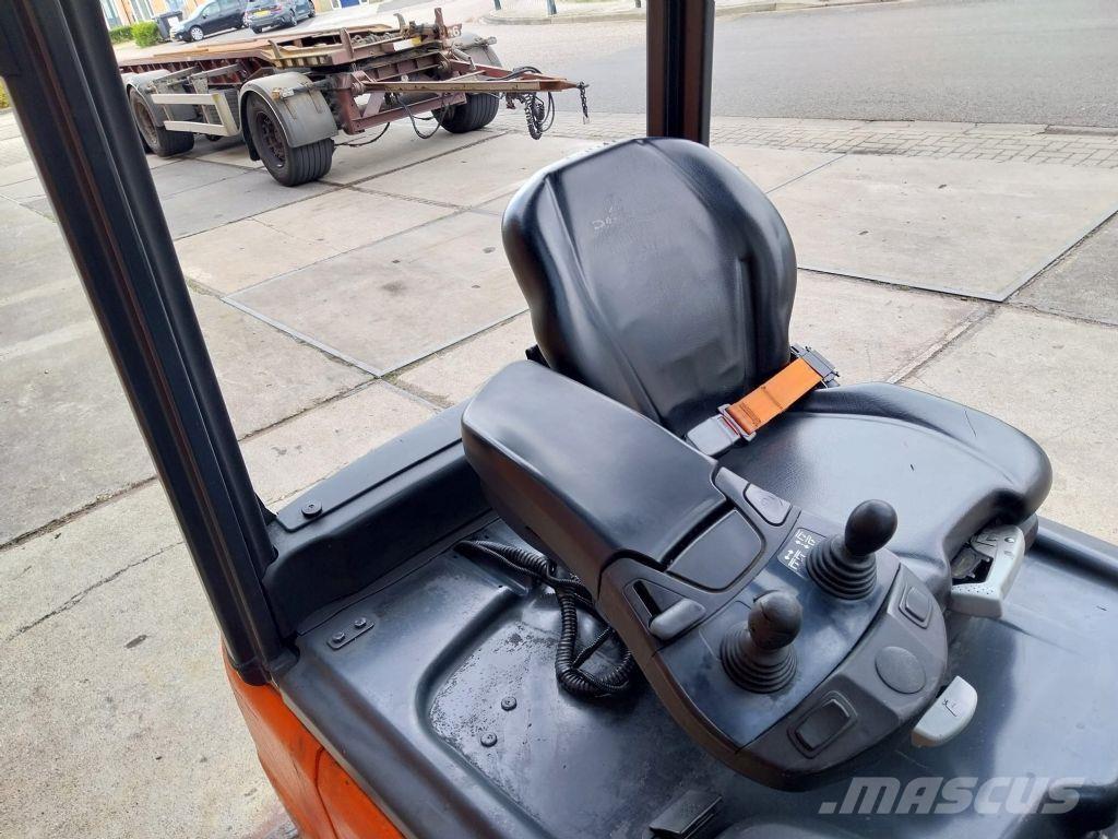 Linde E20L-02 전동 지게차