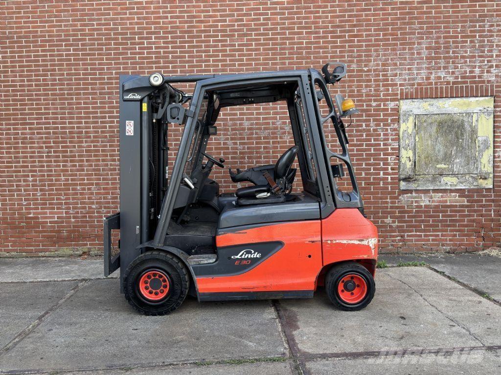 Linde E30-01 전동 지게차